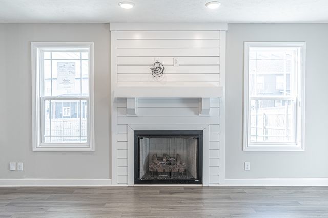 233 Cotoneaster Ln, Clarksville, TN 37043