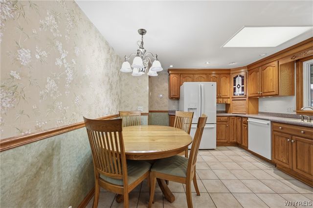74 Leni Lane, Cheektowaga, NY 14225