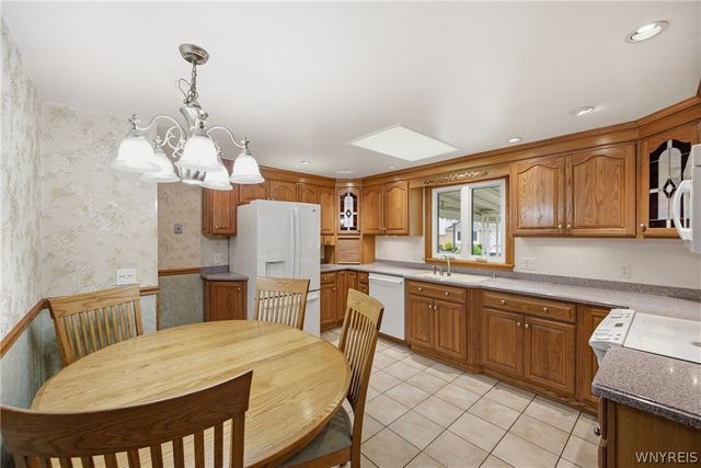 74 Leni Lane, Cheektowaga, NY 14225