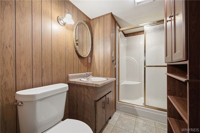74 Leni Lane, Cheektowaga, NY 14225
