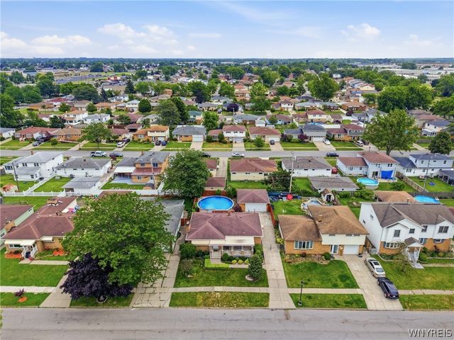 74 Leni Lane, Cheektowaga, NY 14225