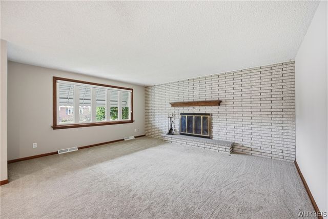 74 Leni Lane, Cheektowaga, NY 14225
