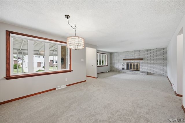 74 Leni Lane, Cheektowaga, NY 14225
