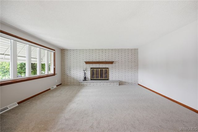 74 Leni Lane, Cheektowaga, NY 14225
