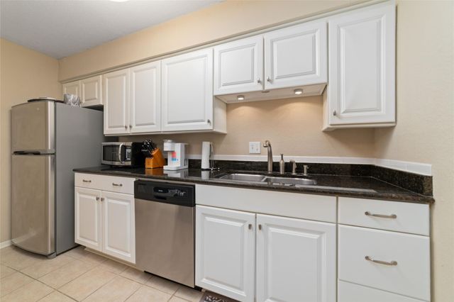 3131 Cummins 87, Houston, TX 77027