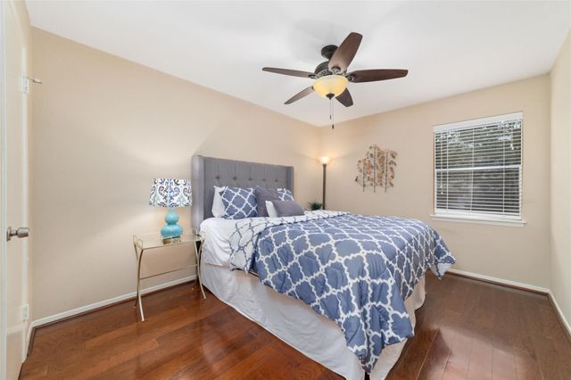 3131 Cummins 87, Houston, TX 77027