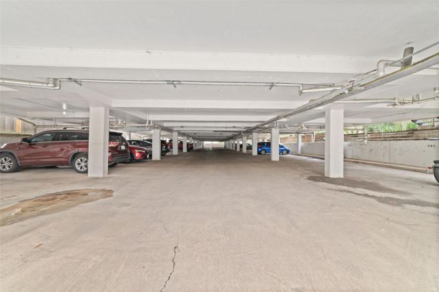 3131 Cummins 87, Houston, TX 77027