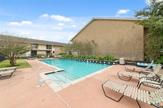 3131 Cummins 87, Houston, TX 77027