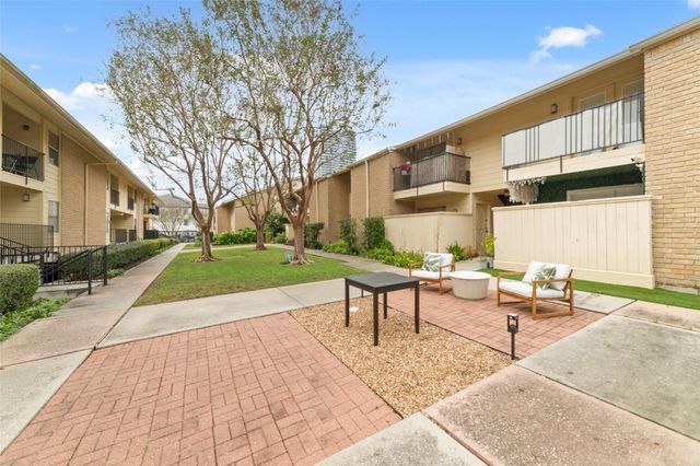 3131 Cummins 87, Houston, TX 77027