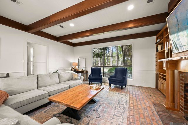 1015 Claiborne Rd, Baton Rouge, LA 70810