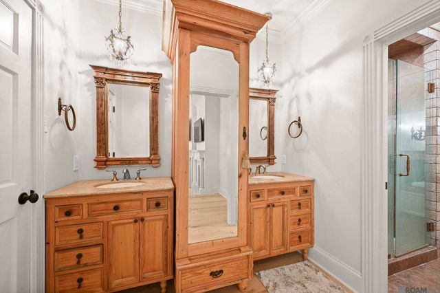 1015 Claiborne Rd, Baton Rouge, LA 70810