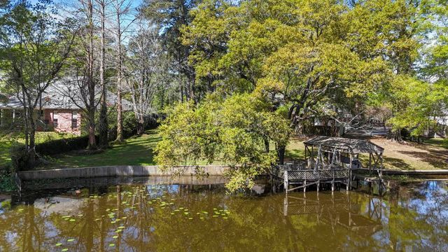 1015 Claiborne Rd, Baton Rouge, LA 70810