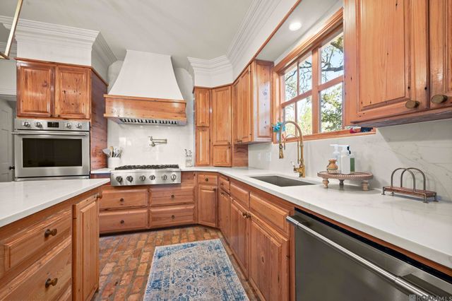 1015 Claiborne Rd, Baton Rouge, LA 70810