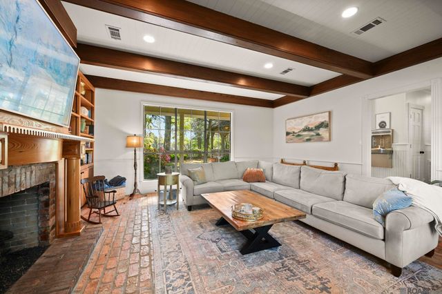 1015 Claiborne Rd, Baton Rouge, LA 70810