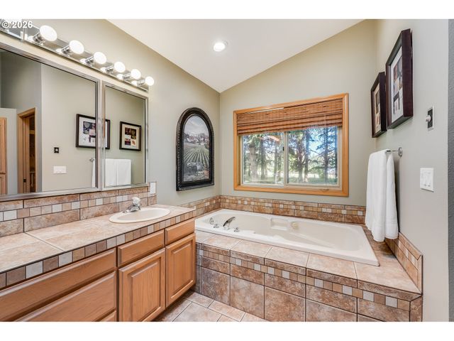 24008 Ne 26TH Ave, Ridgefield, WA 98642