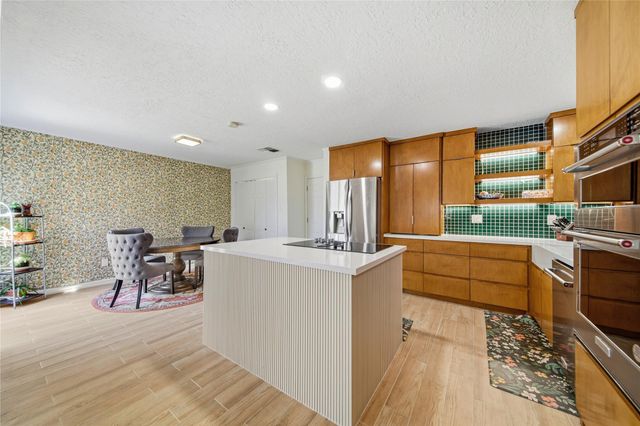 1915 Rock Fence Drive, Richmond, TX 77406