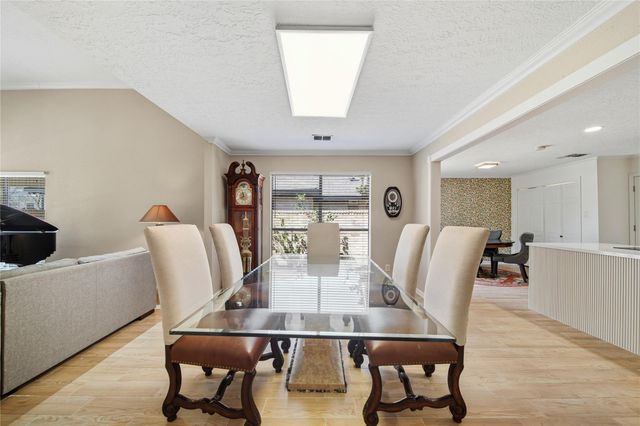 1915 Rock Fence Drive, Richmond, TX 77406