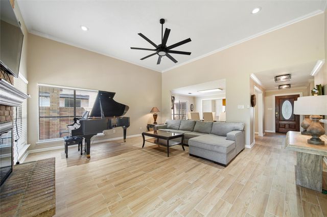 1915 Rock Fence Drive, Richmond, TX 77406