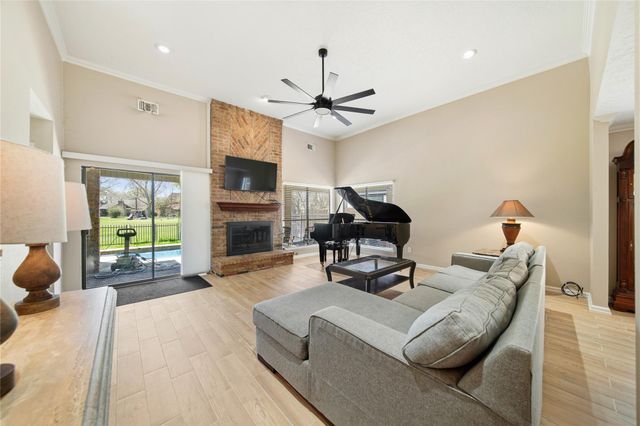 1915 Rock Fence Drive, Richmond, TX 77406