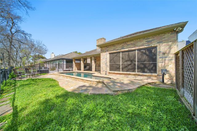 1915 Rock Fence Drive, Richmond, TX 77406