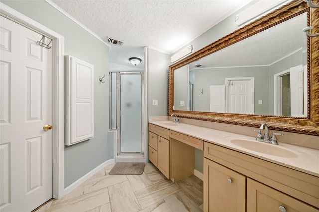 1915 Rock Fence Drive, Richmond, TX 77406