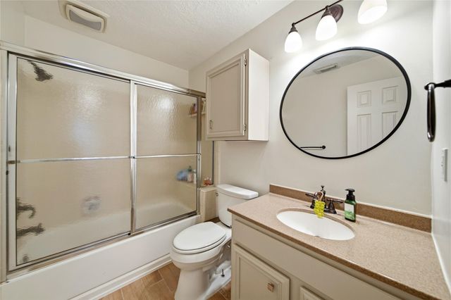 1915 Rock Fence Drive, Richmond, TX 77406