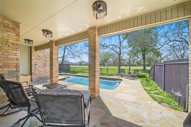 1915 Rock Fence Drive, Richmond, TX 77406