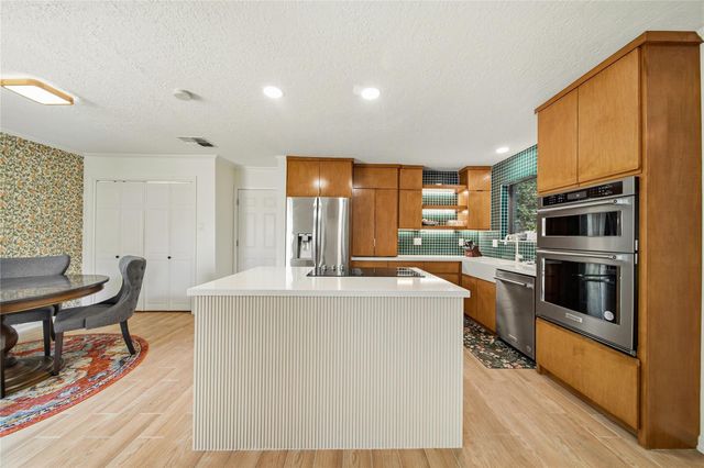 1915 Rock Fence Drive, Richmond, TX 77406