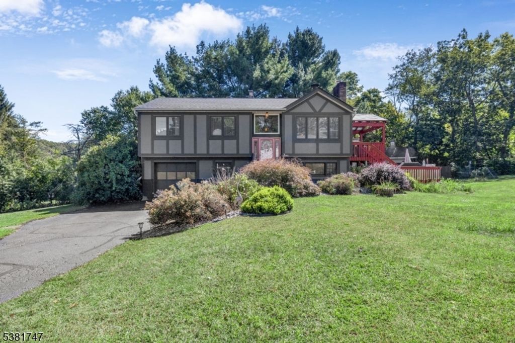 2 Courtland Dr, Wantage Twp., NJ 07461