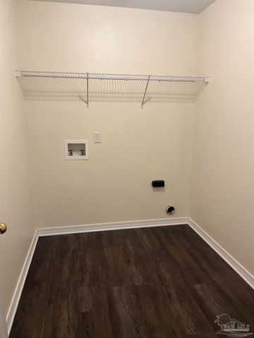 4873 La Casa Cir, Pace, FL 32571