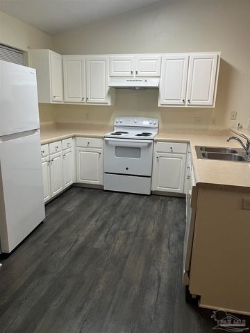 4873 La Casa Cir, Pace, FL 32571