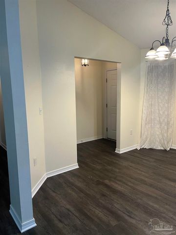 4873 La Casa Cir, Pace, FL 32571