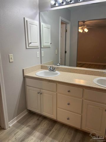 4873 La Casa Cir, Pace, FL 32571