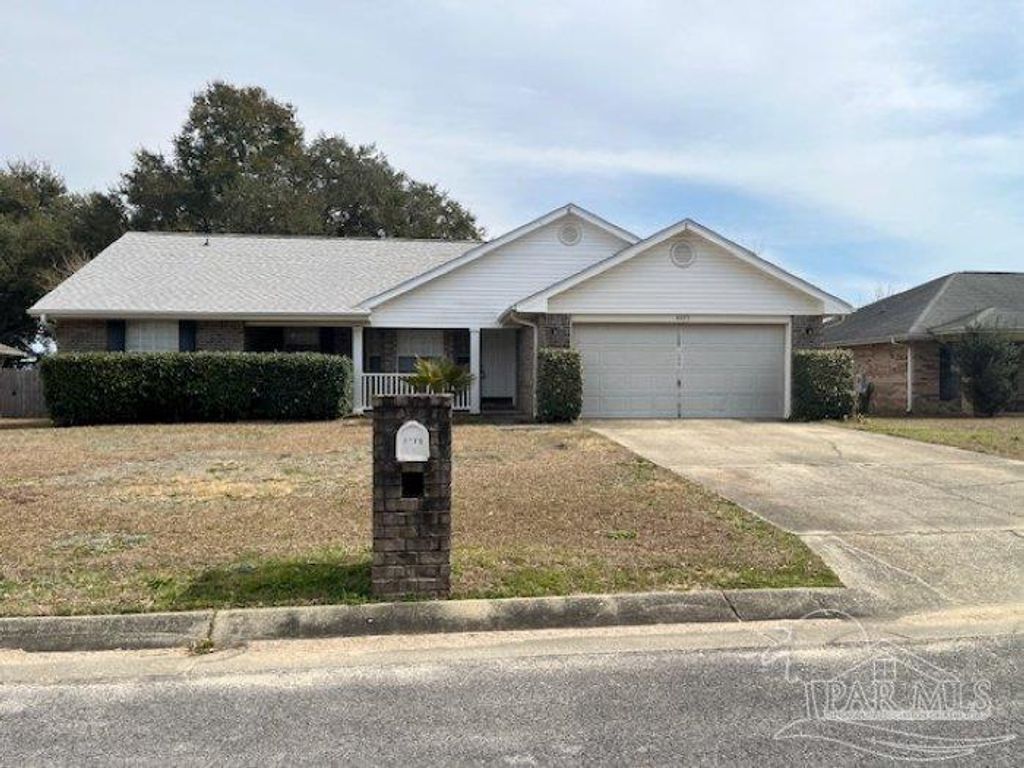 4873 La Casa Cir, Pace, FL 32571