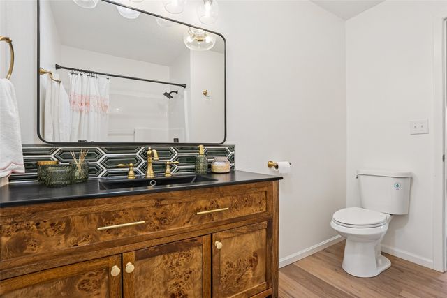 917 S Roche Street, Knoxville, IA 50138