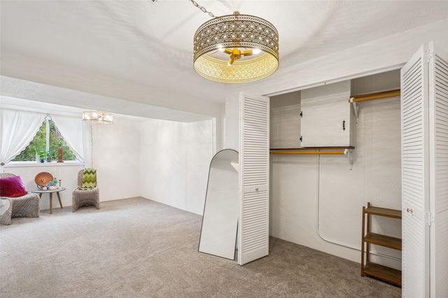 917 S Roche Street, Knoxville, IA 50138