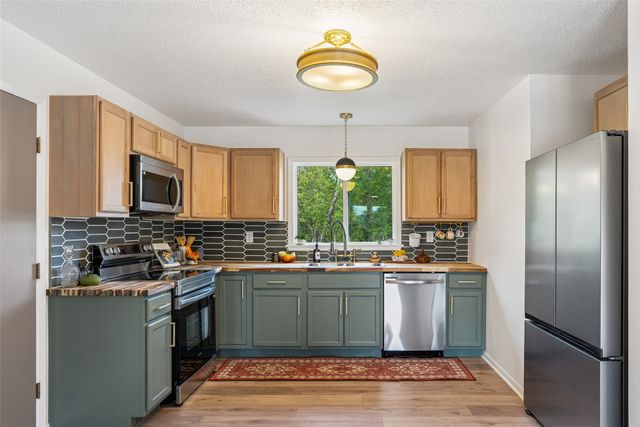 917 S Roche Street, Knoxville, IA 50138