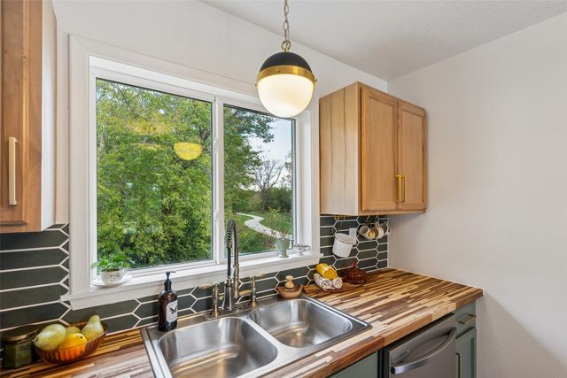 917 S Roche Street, Knoxville, IA 50138