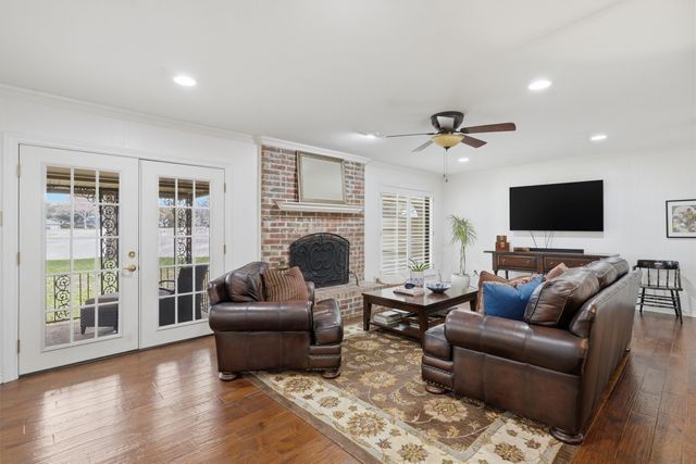 79 One Main Place, Benbrook, TX 76126