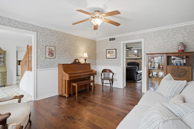 79 One Main Place, Benbrook, TX 76126