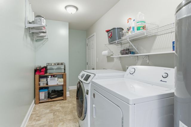 230 Grandale Drive, Valparaiso, IN 46385