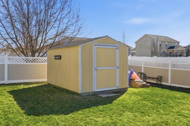 230 Grandale Drive, Valparaiso, IN 46385