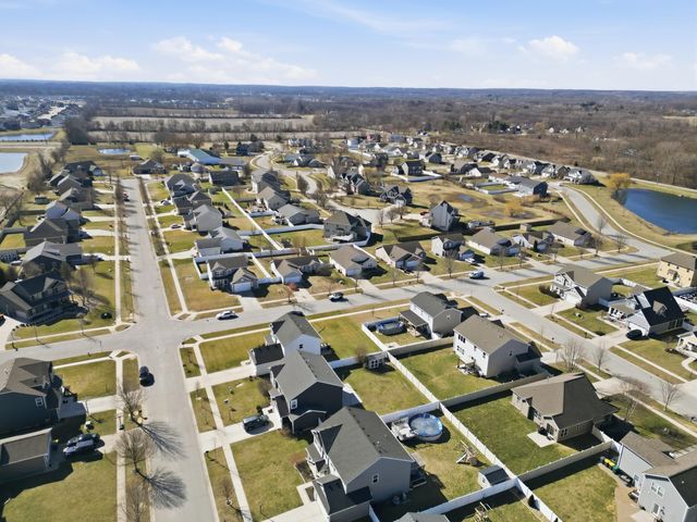 230 Grandale Drive, Valparaiso, IN 46385