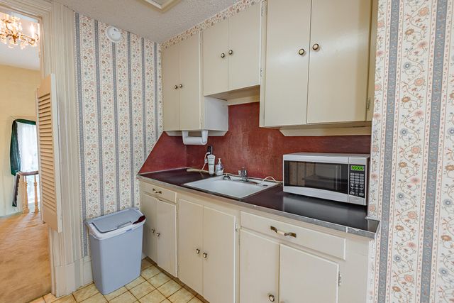 625 South Avenue, Springfield, MO 65806