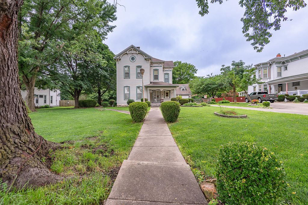 625 South Avenue, Springfield, MO 65806