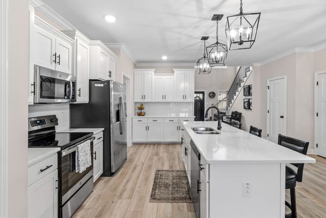 3108 Barnwell Dr, Clarksville, TN 37040