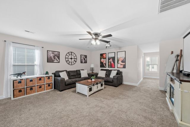 3108 Barnwell Dr, Clarksville, TN 37040