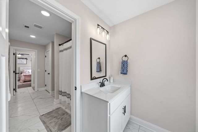 3108 Barnwell Dr, Clarksville, TN 37040