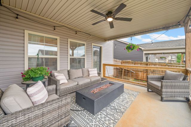3108 Barnwell Dr, Clarksville, TN 37040