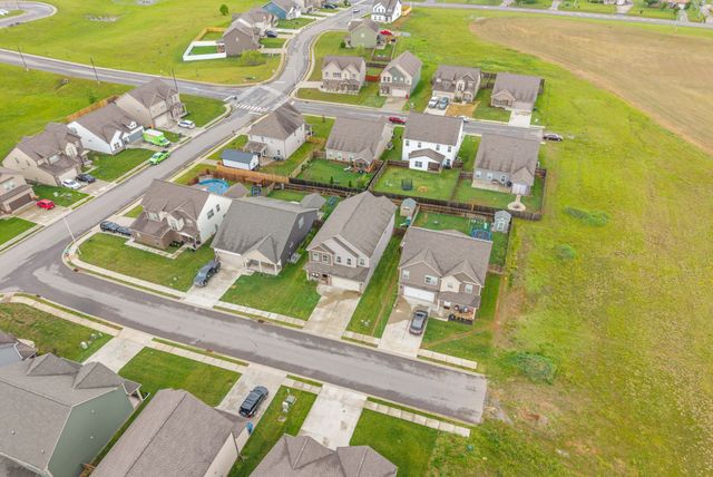 3108 Barnwell Dr, Clarksville, TN 37040